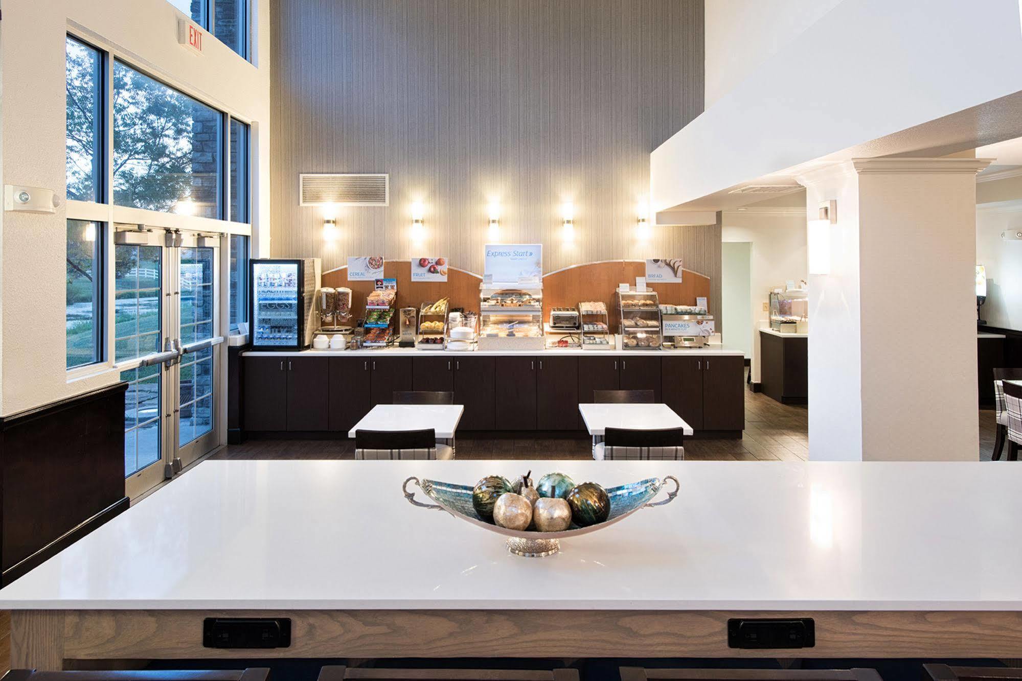 Holiday Inn Express & Suites East Wichita I-35 Andover By Ihg Dış mekan fotoğraf